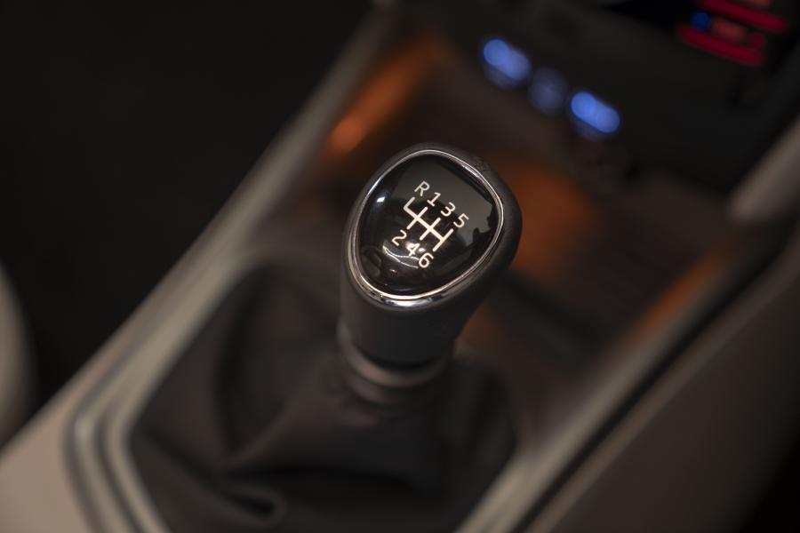 Детали интерьера Mahindra XUV300 2019 года  (ZA) (фото 31 из 40)